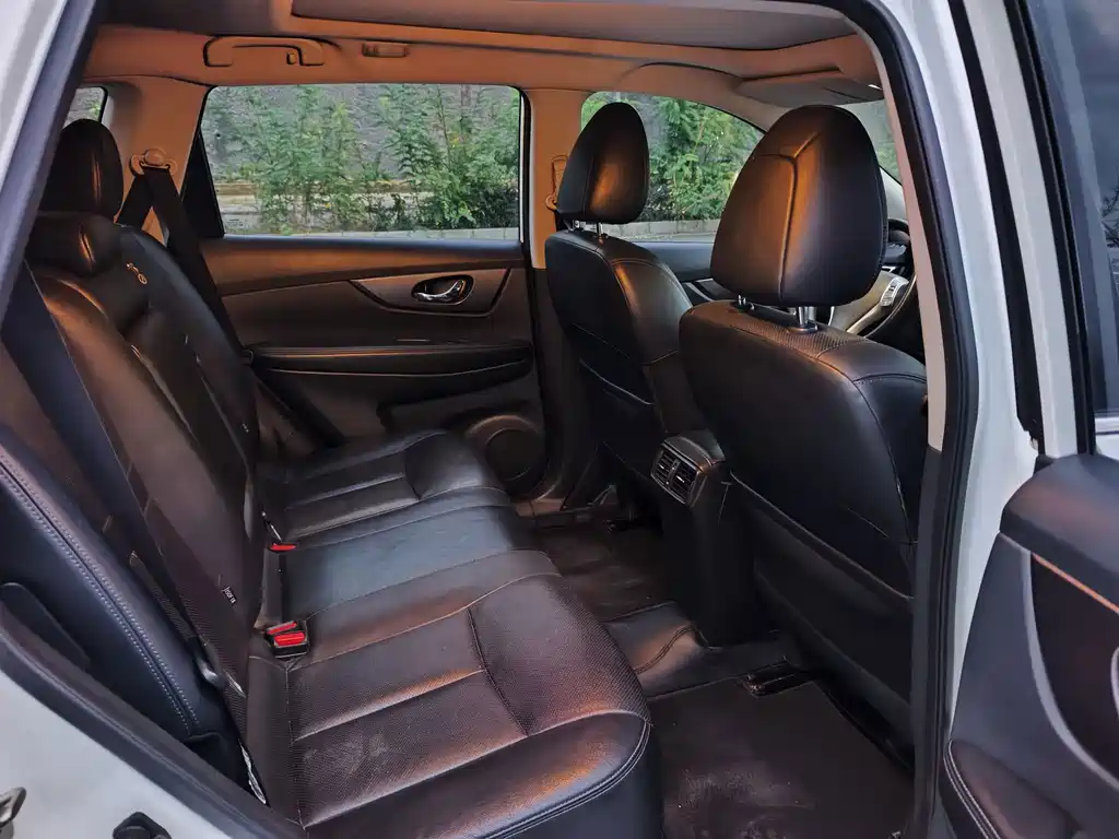 Nissan X-Trail — миниатюра 5