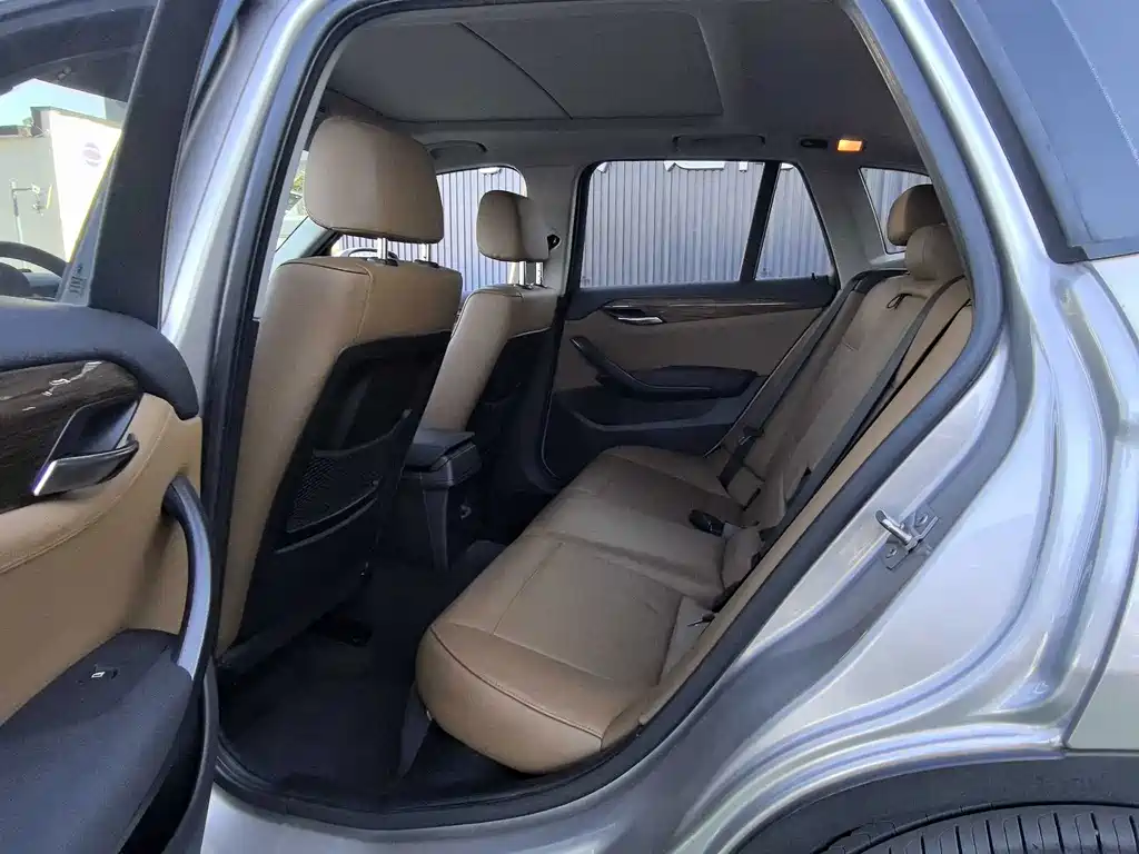 BMW X1 — миниатюра 10
