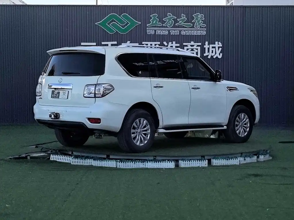 Nissan Patrol — миниатюра 18