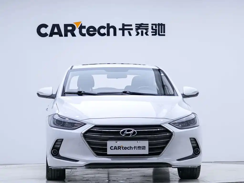 Hyundai Elantra — миниатюра 9