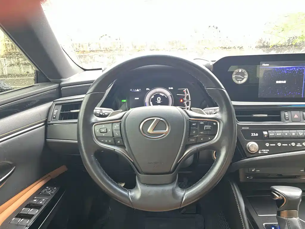 Lexus ES — миниатюра 12