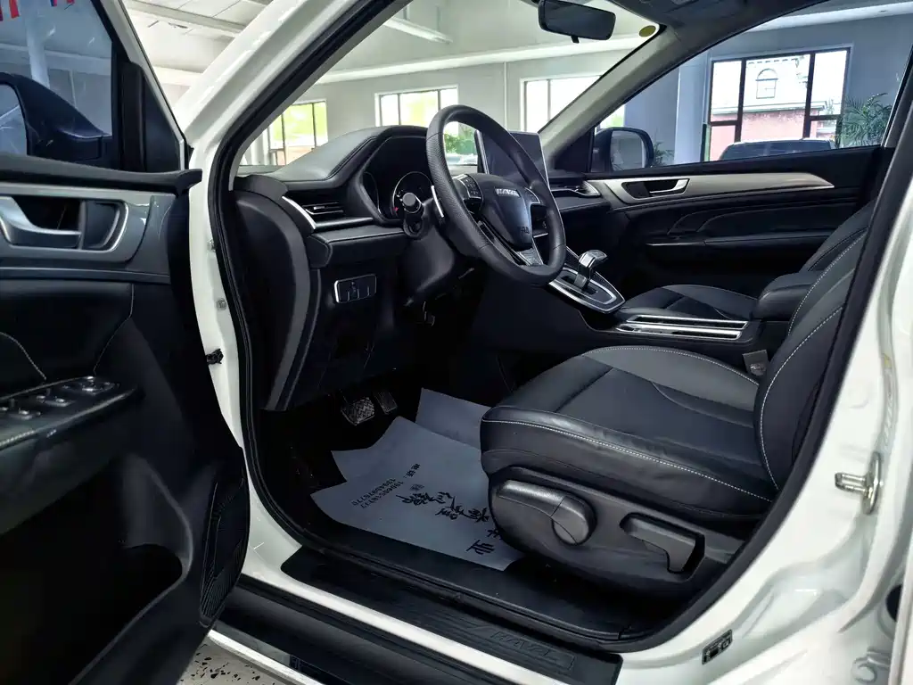 Haval M6 PLUS 1.5T DCT Luxury Connected Type, фото 6
