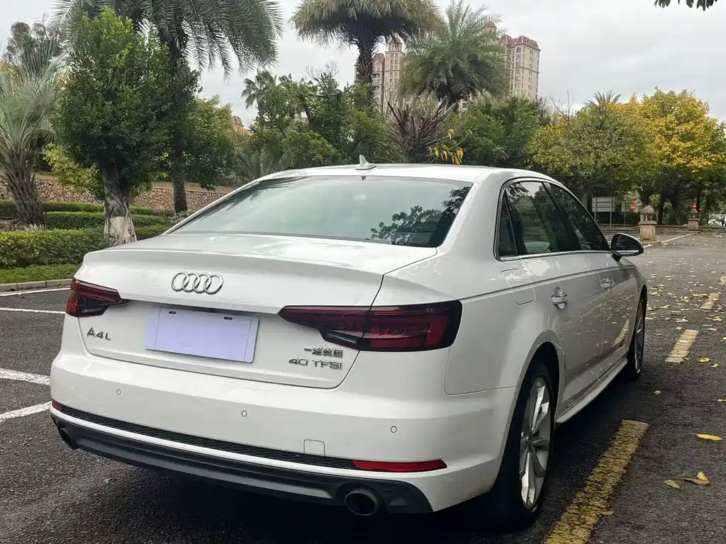 AUDI A4L