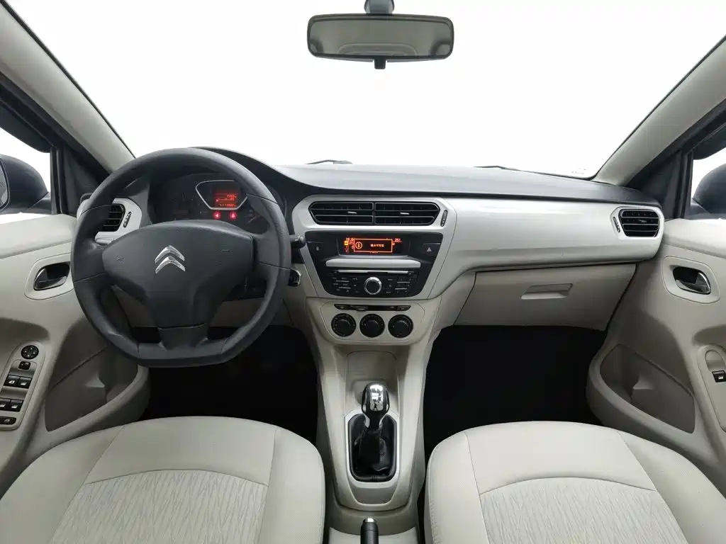 Citroen Elysee — миниатюра 5