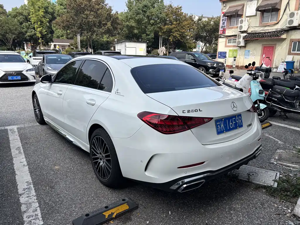 Mercedes-Benz C-Class — миниатюра 4