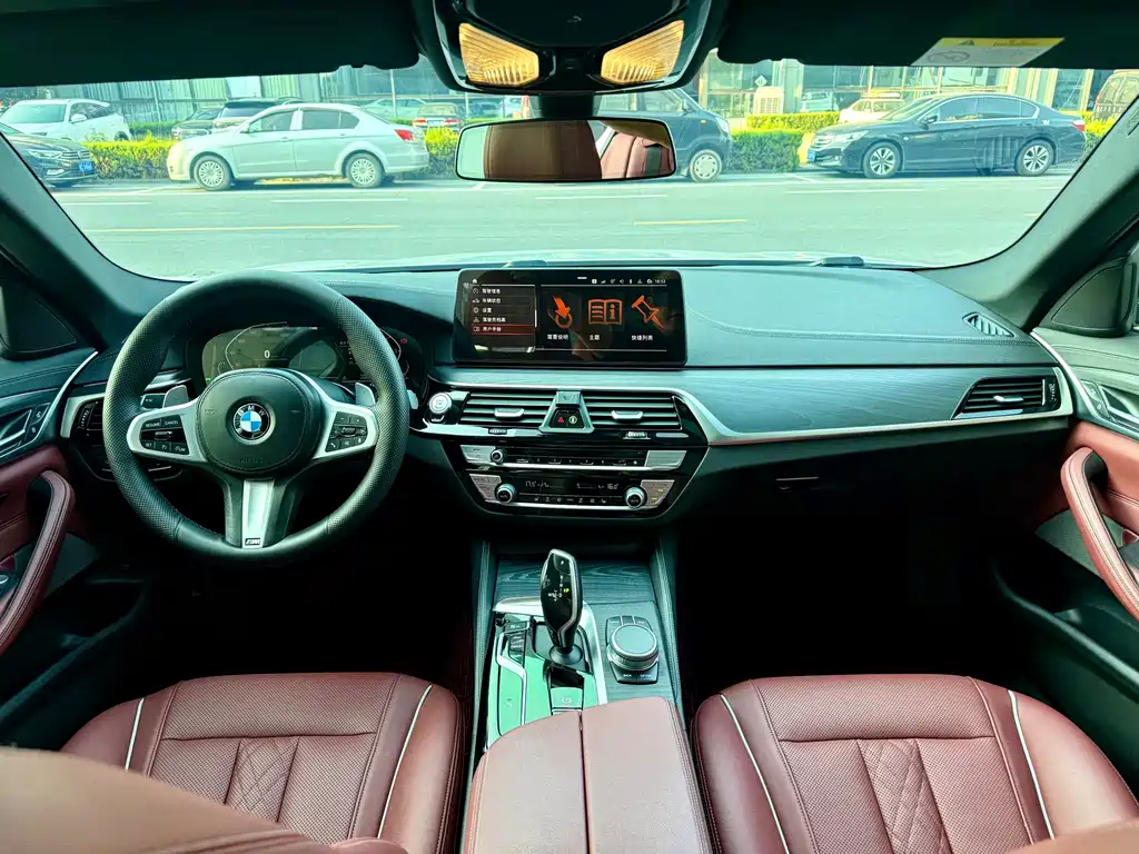 BMW 5 Series — миниатюра 9