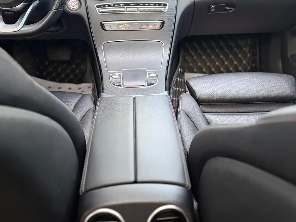 Mercedes-Benz C-Class — миниатюра 16