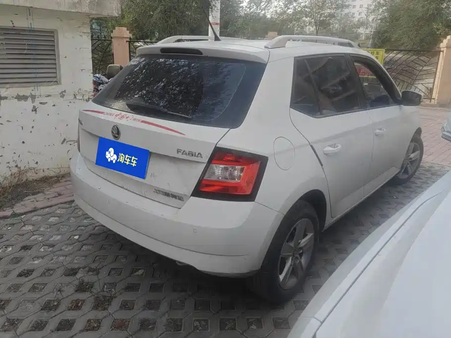Skoda Fabia — миниатюра 3