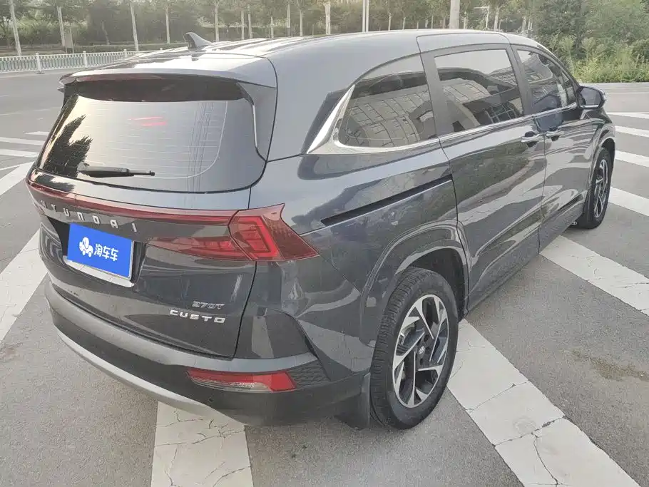 Hyundai Custo — миниатюра 3