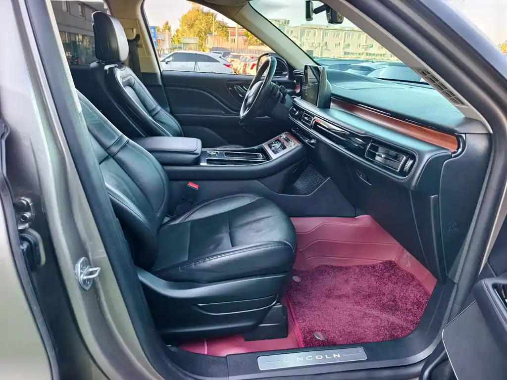 Lincoln Aviator — миниатюра 14