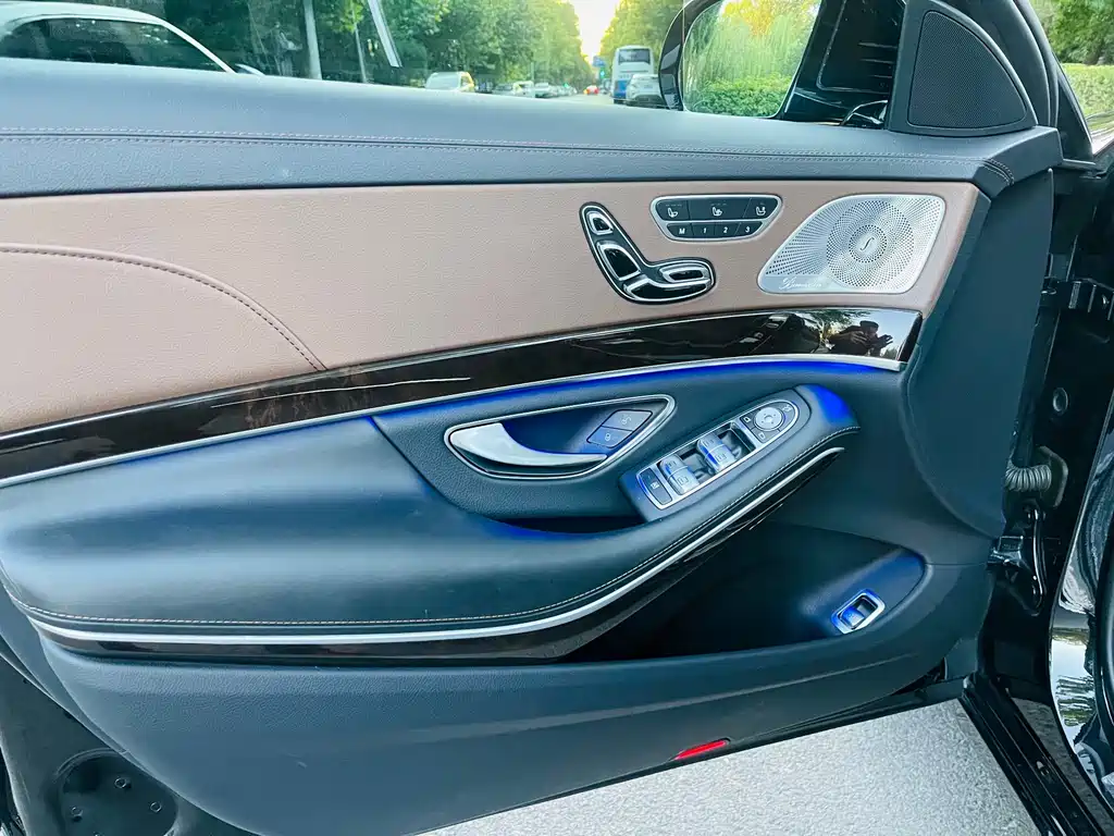 Mercedes-Benz S-Class — миниатюра 9