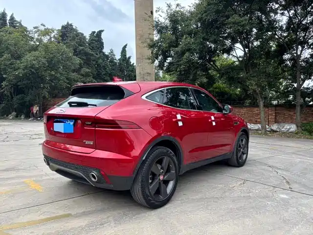 Jaguar E-PACE — миниатюра 8