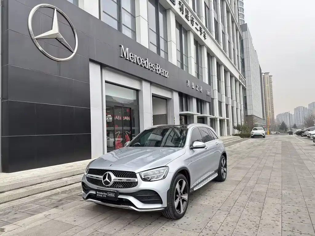 MERCEDES-BENZ GLC