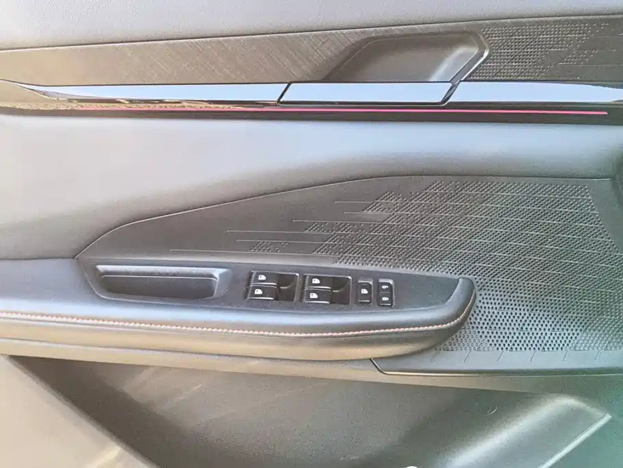 Changan UNI-V — миниатюра 7