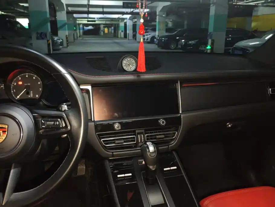 Porsche Macan — миниатюра 13