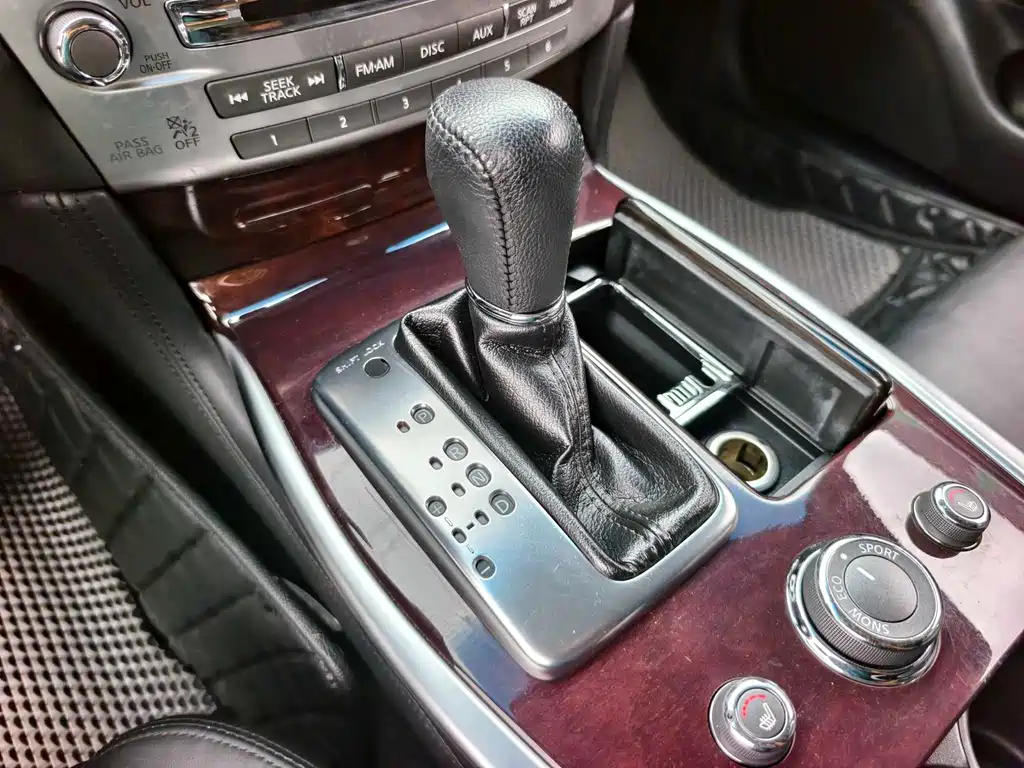 Infiniti Q70 — миниатюра 7