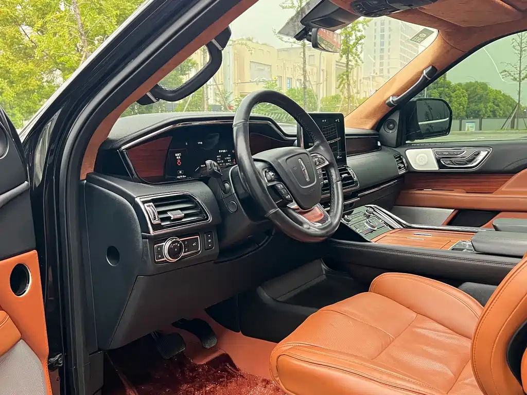 Lincoln Navigator — миниатюра 6