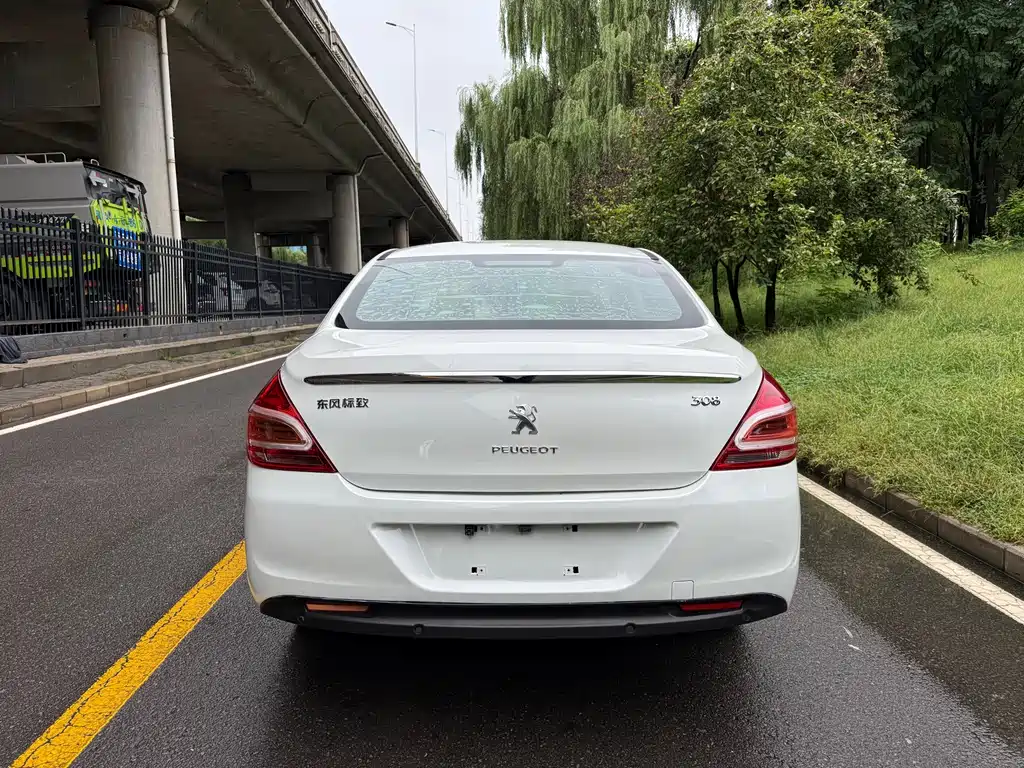 Peugeot 308 — миниатюра 6