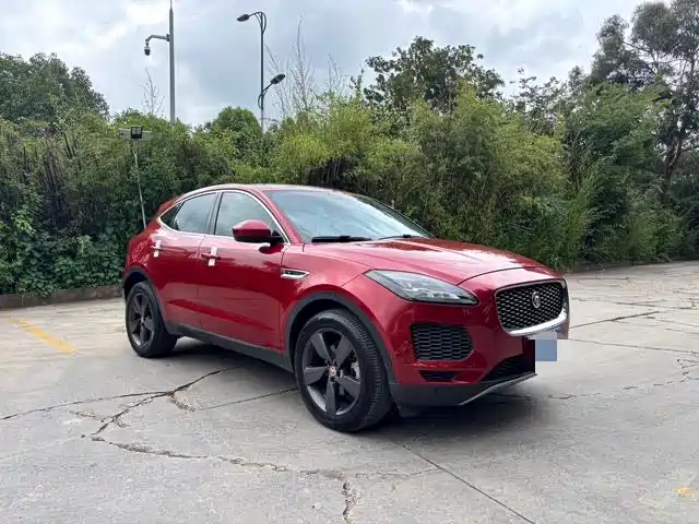Jaguar E-PACE — миниатюра 6