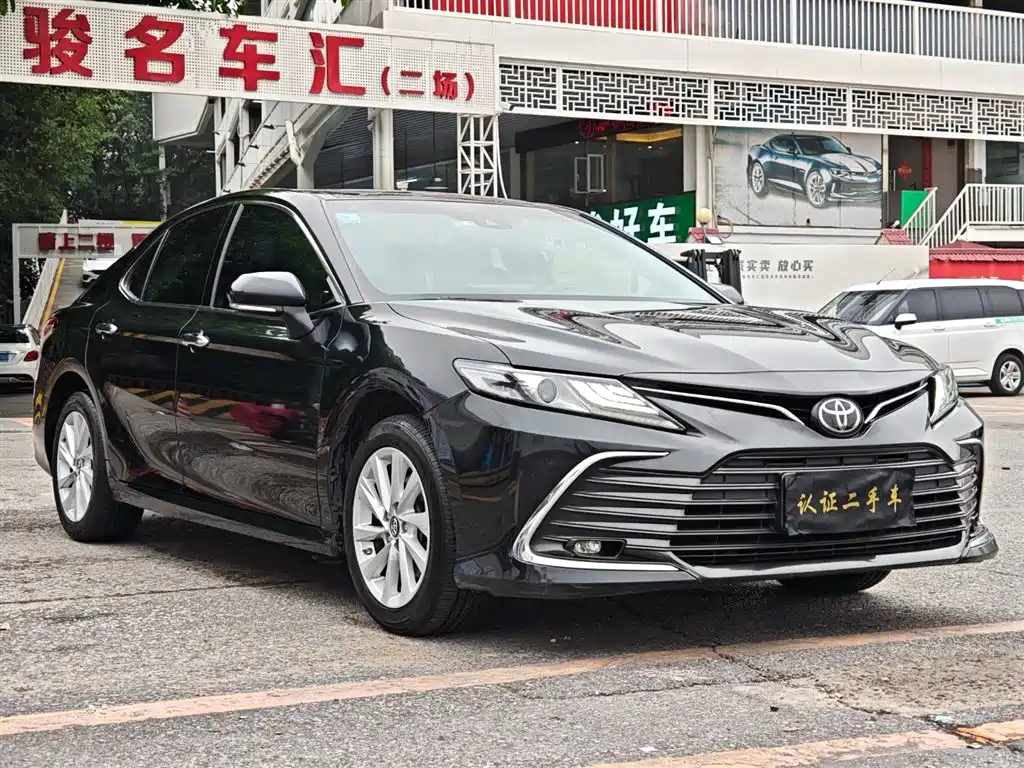 TOYOTA CAMRY