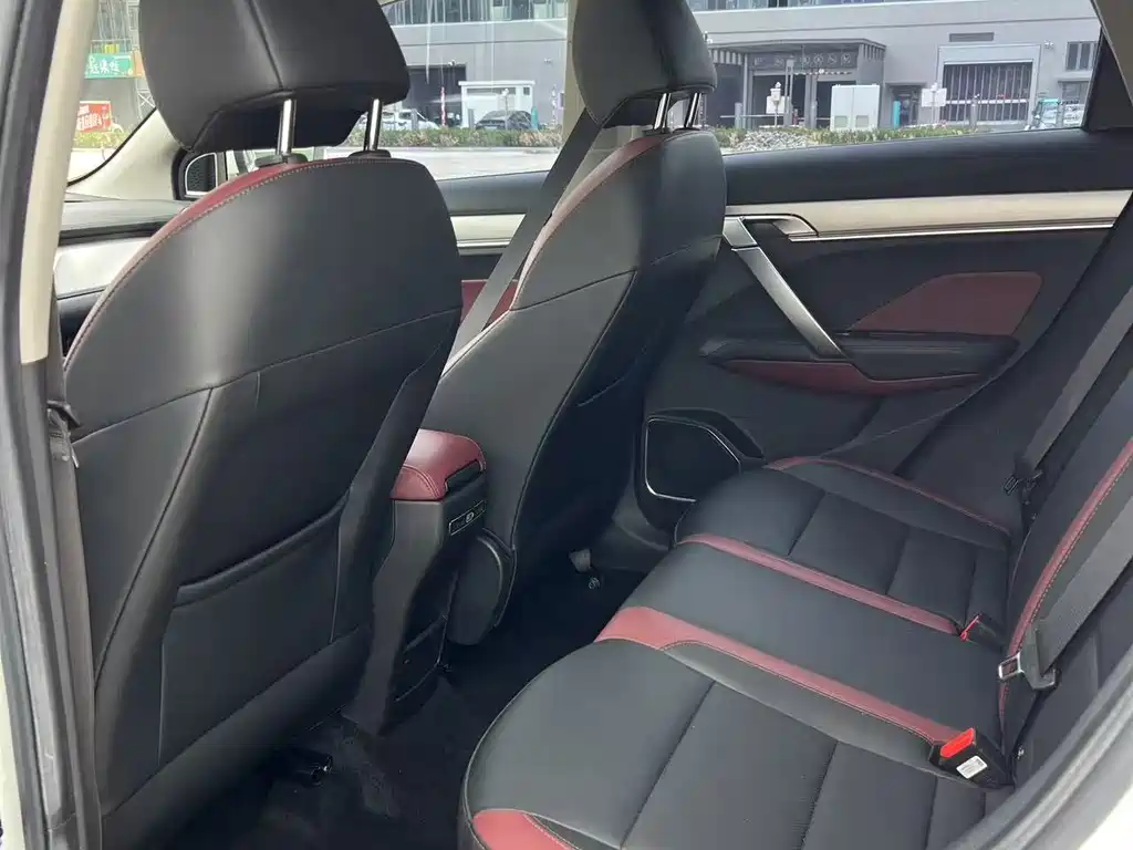 Geely Binyue — миниатюра 8