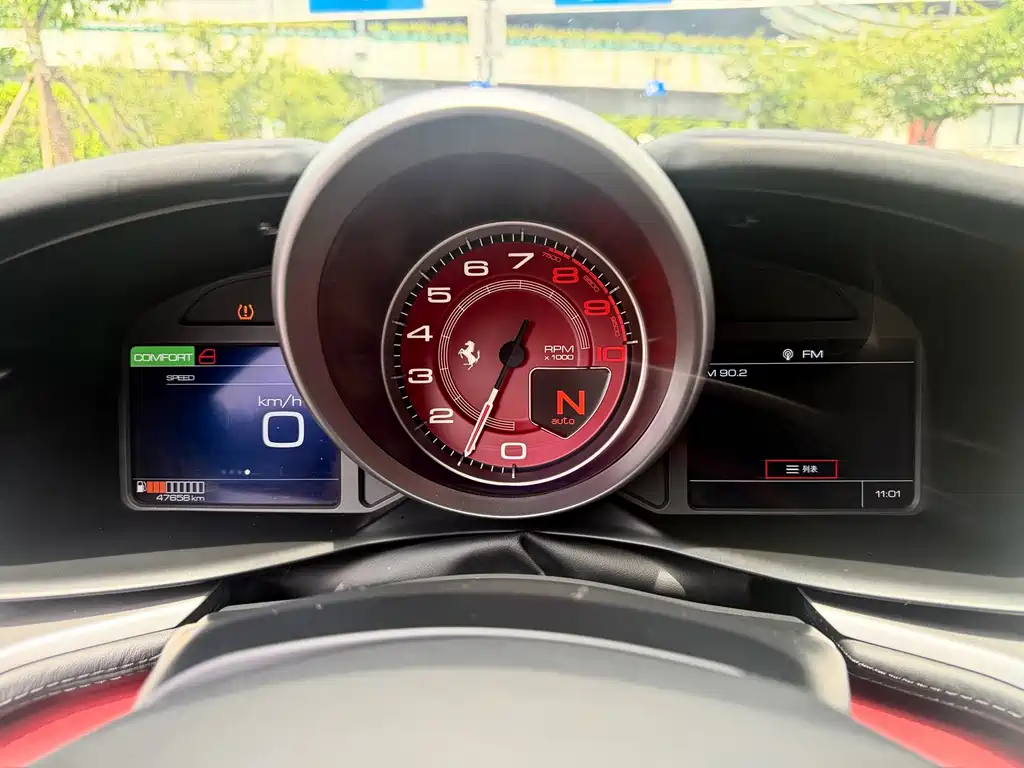 Ferrari GTC4Lusso — миниатюра 11
