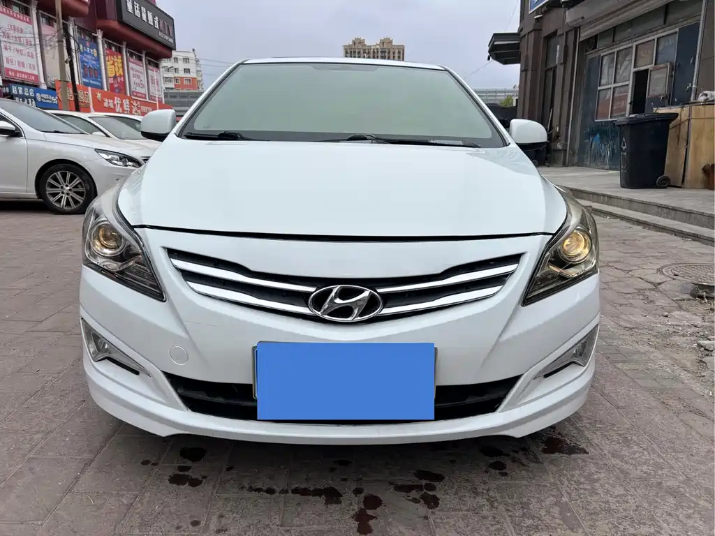 Hyundai Verna — миниатюра 2