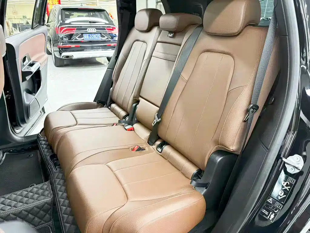 Mercedes-Benz GLB — миниатюра 18