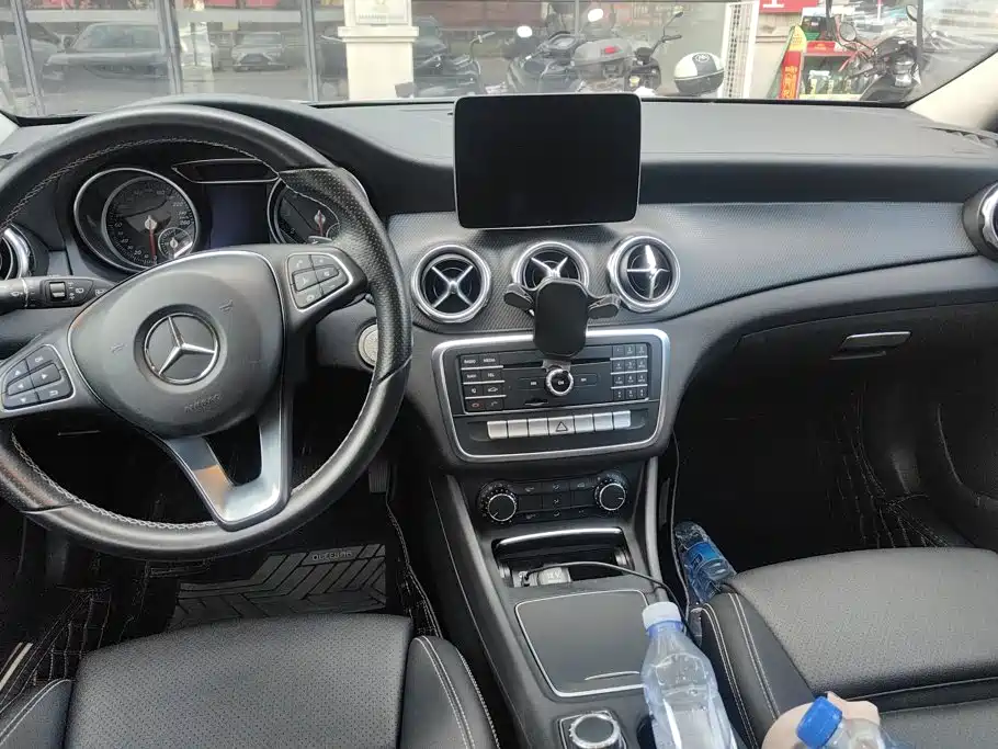 Mercedes-Benz GLA — миниатюра 12