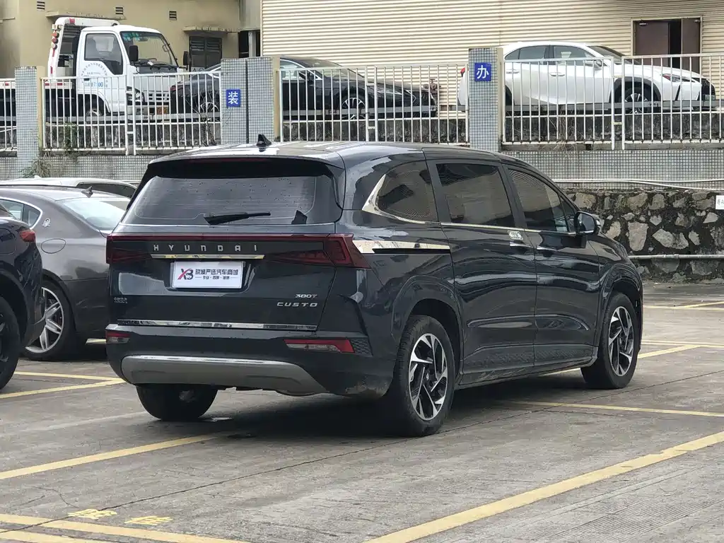 Hyundai Custo — миниатюра 5