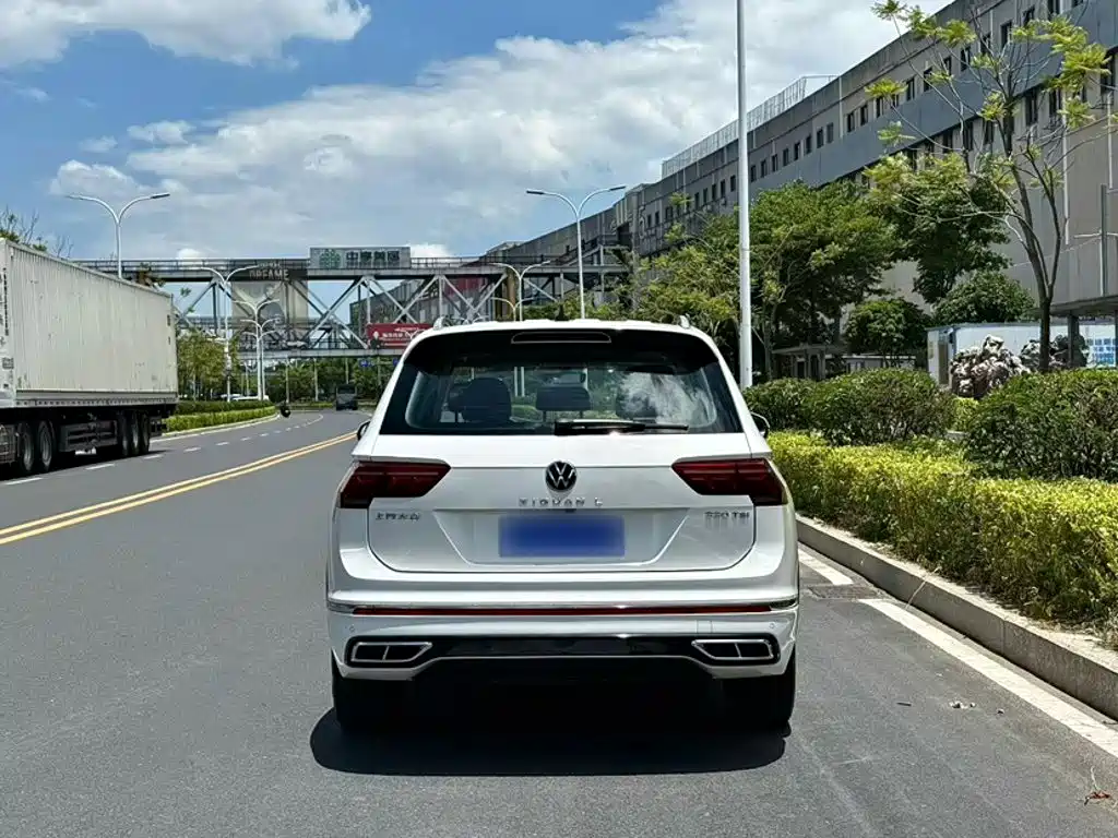 Volkswagen Tiguan L — миниатюра 23