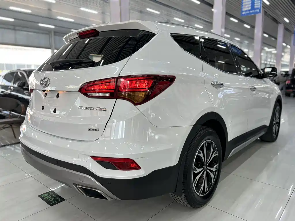 Hyundai Santa Fe — миниатюра 7