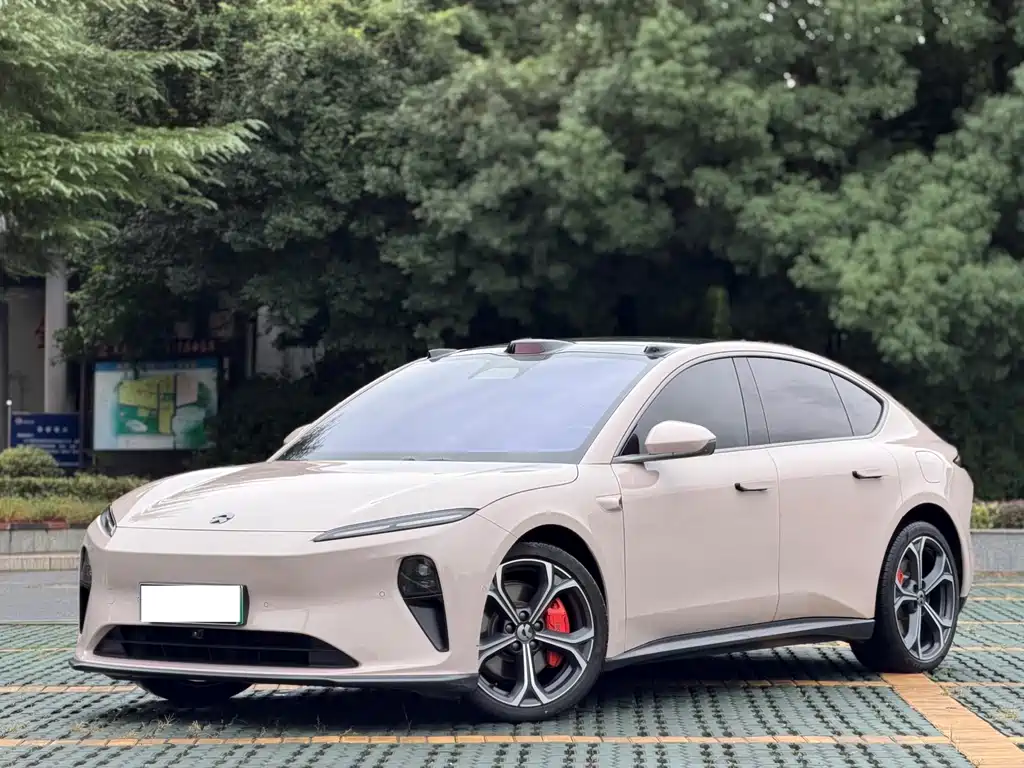 NIO ET5