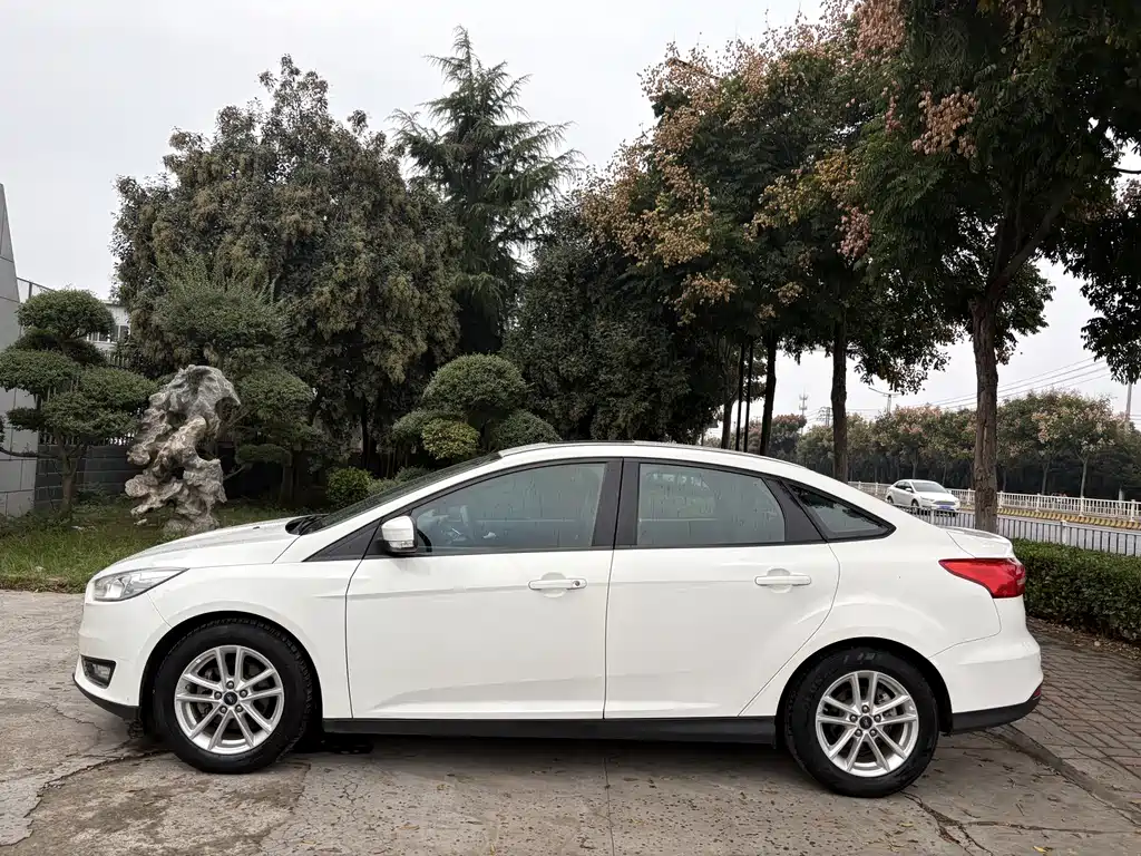 Ford Focus — миниатюра 5