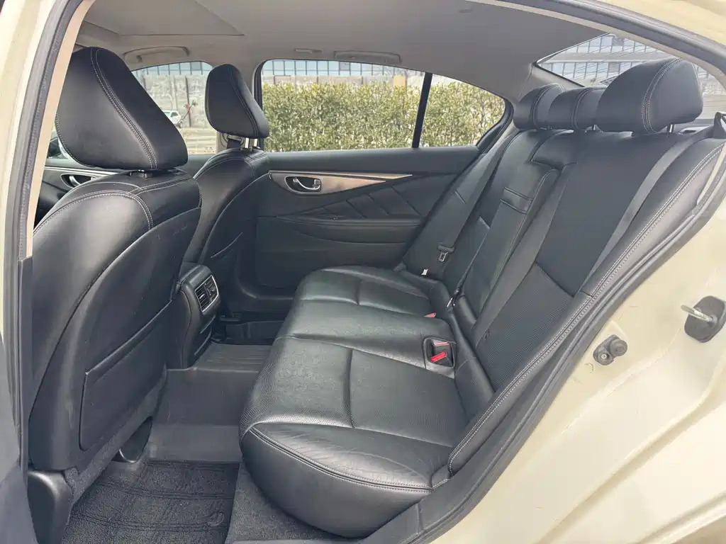 Infiniti Q50L 2015 2.0T Enjoy