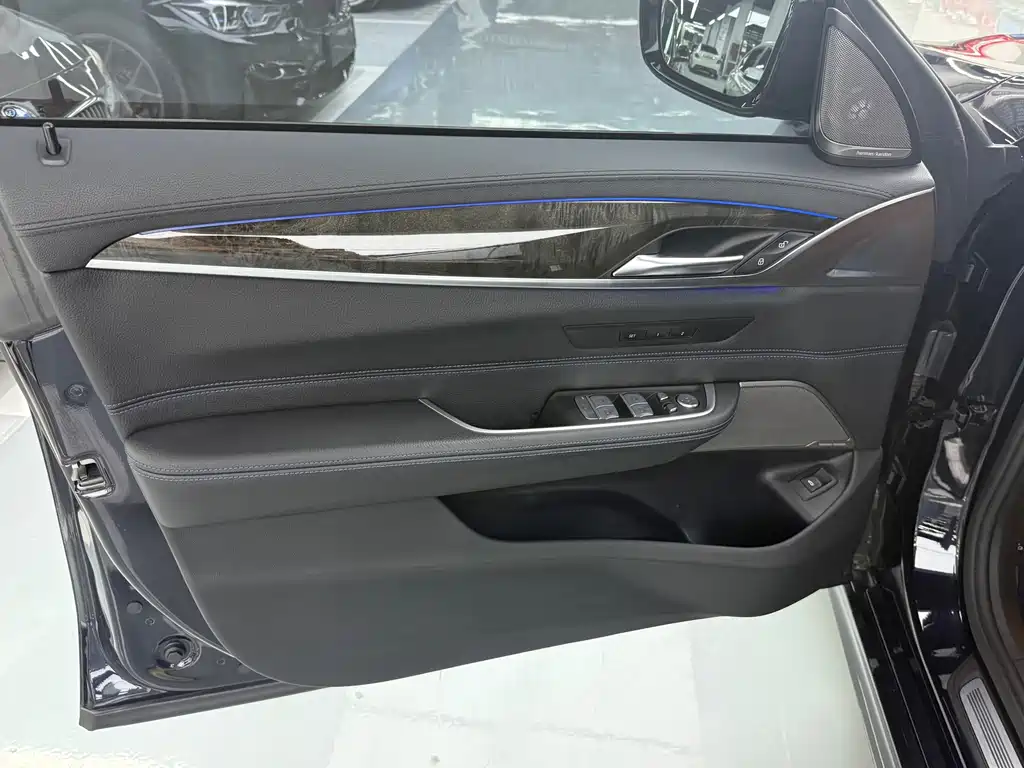 BMW 6 Series GT — миниатюра 6