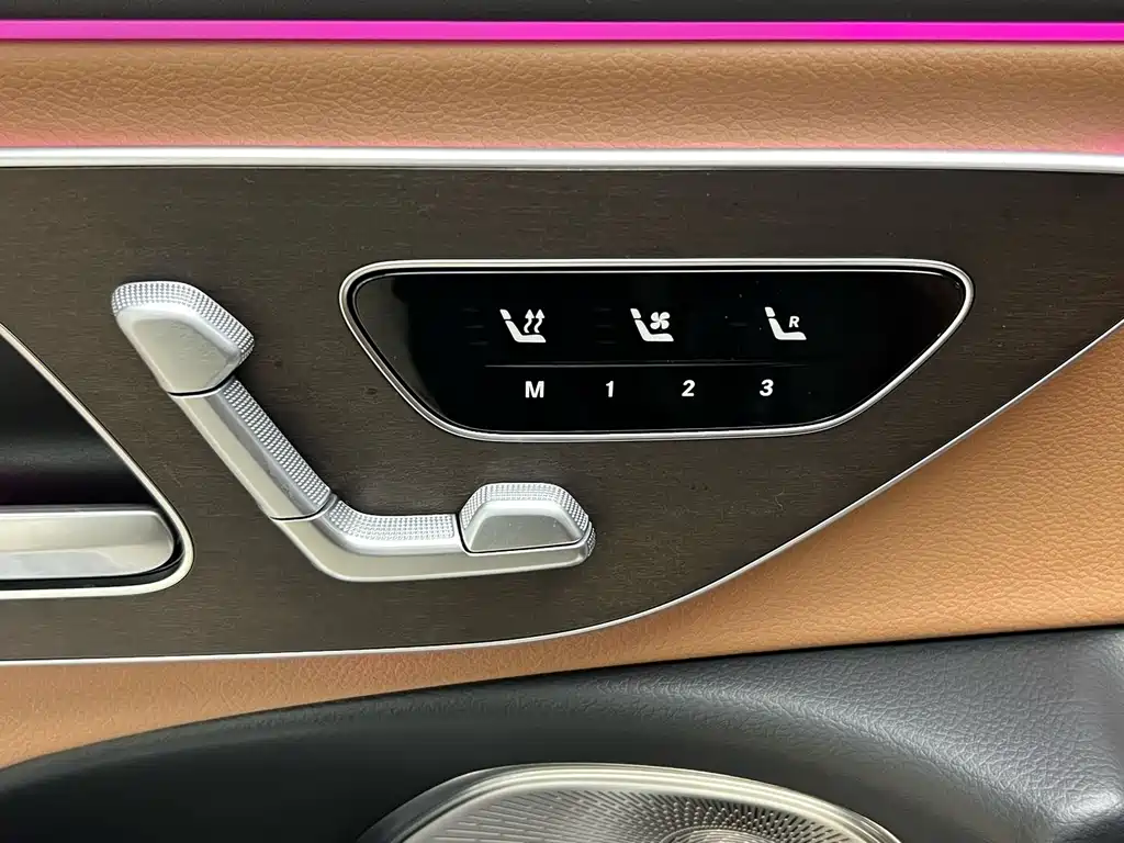Mercedes-Benz E-Class — миниатюра 18