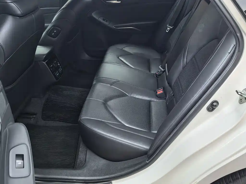 Toyota Avalon — миниатюра 8