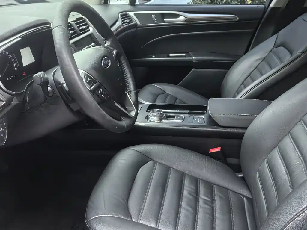 Ford Mondeo — миниатюра 7