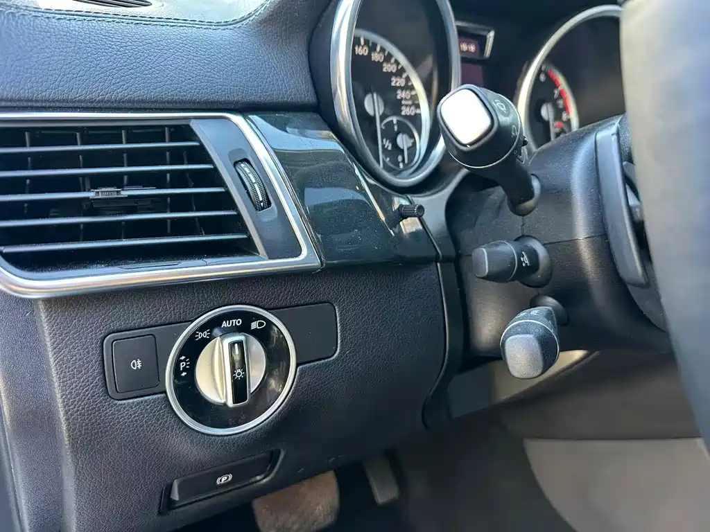 Mercedes-Benz GL-Class — миниатюра 18