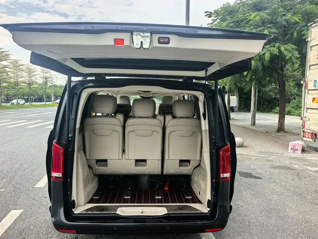 Mercedes-Benz V-Class — миниатюра 7