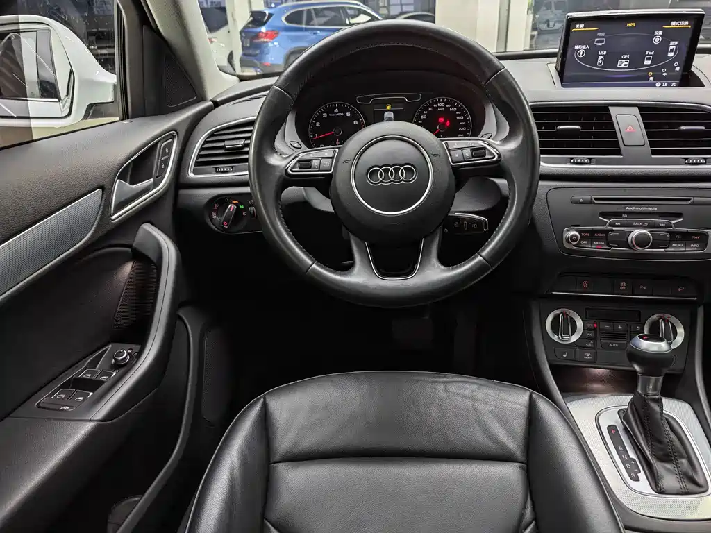 Audi Q3 — миниатюра 12
