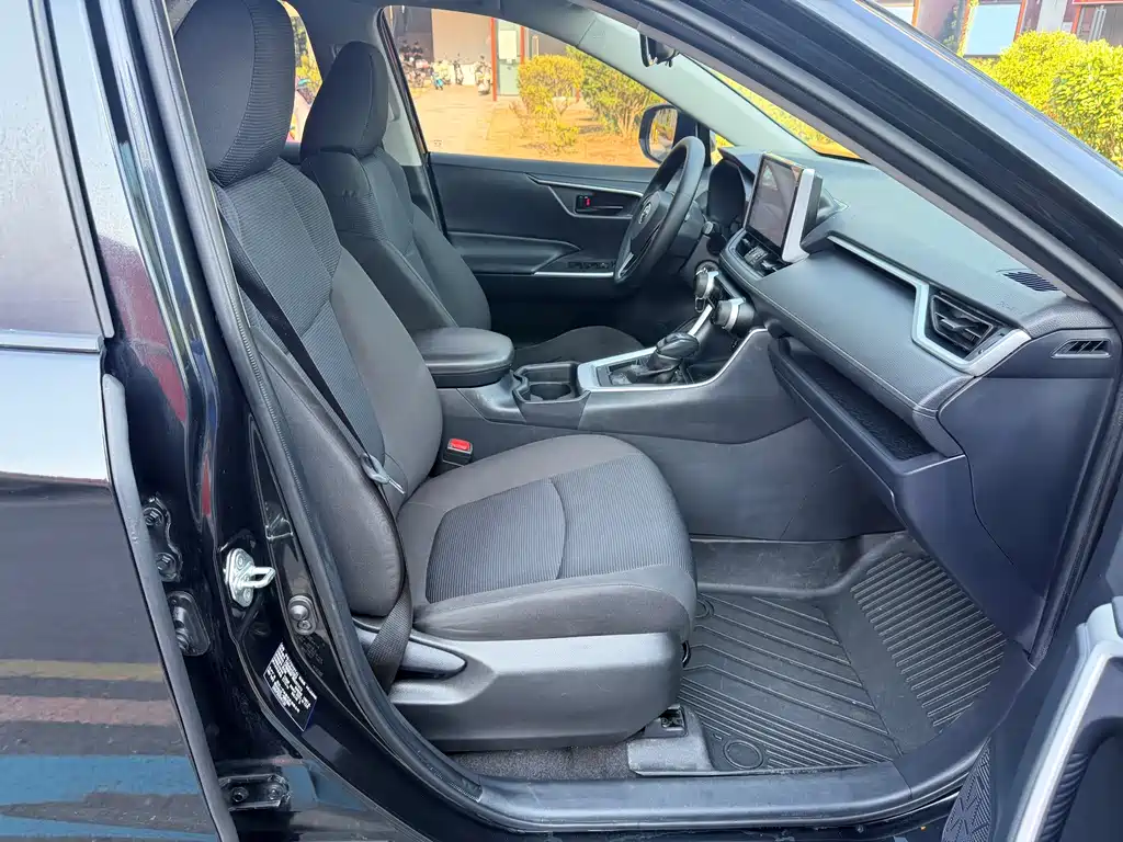 Toyota RAV4 — миниатюра 15