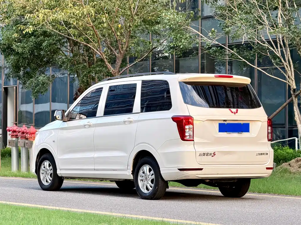 Wuling Hongguang — миниатюра 4