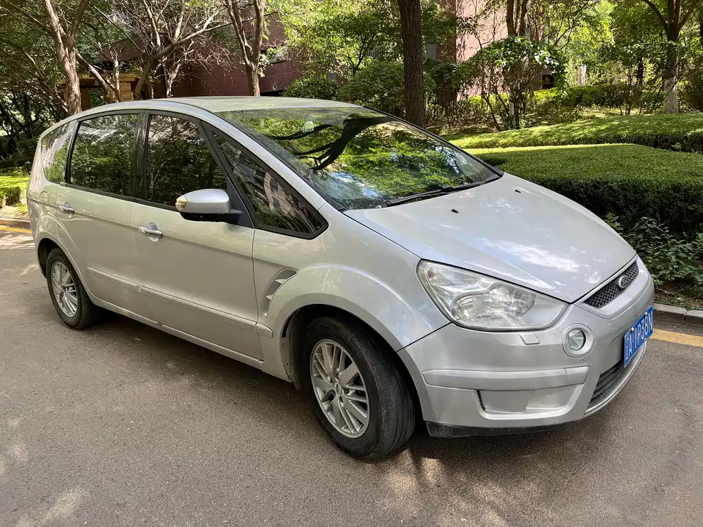 Ford Max — миниатюра 3
