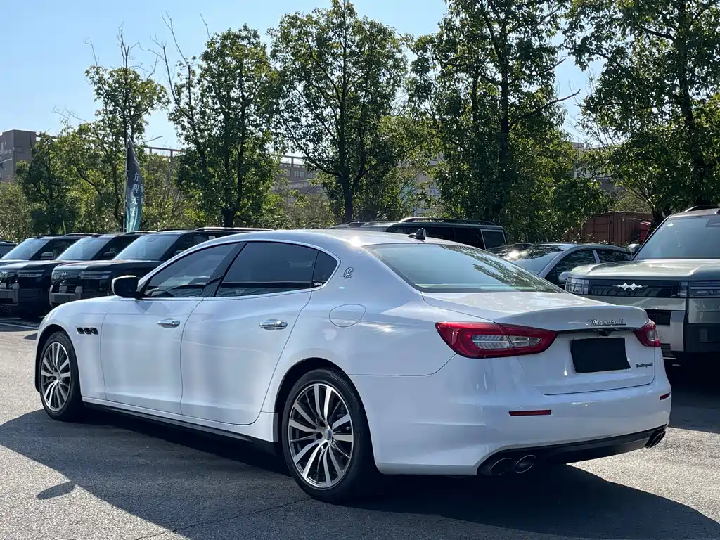 Maserati Quattroporte — миниатюра 19