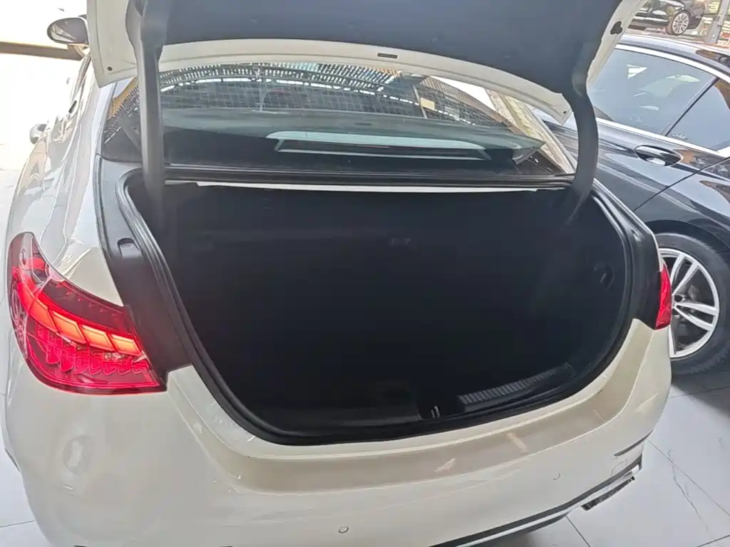 Mercedes-Benz C-Class — миниатюра 19