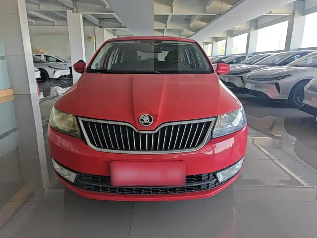 Skoda Rapid Spaceback — миниатюра 3