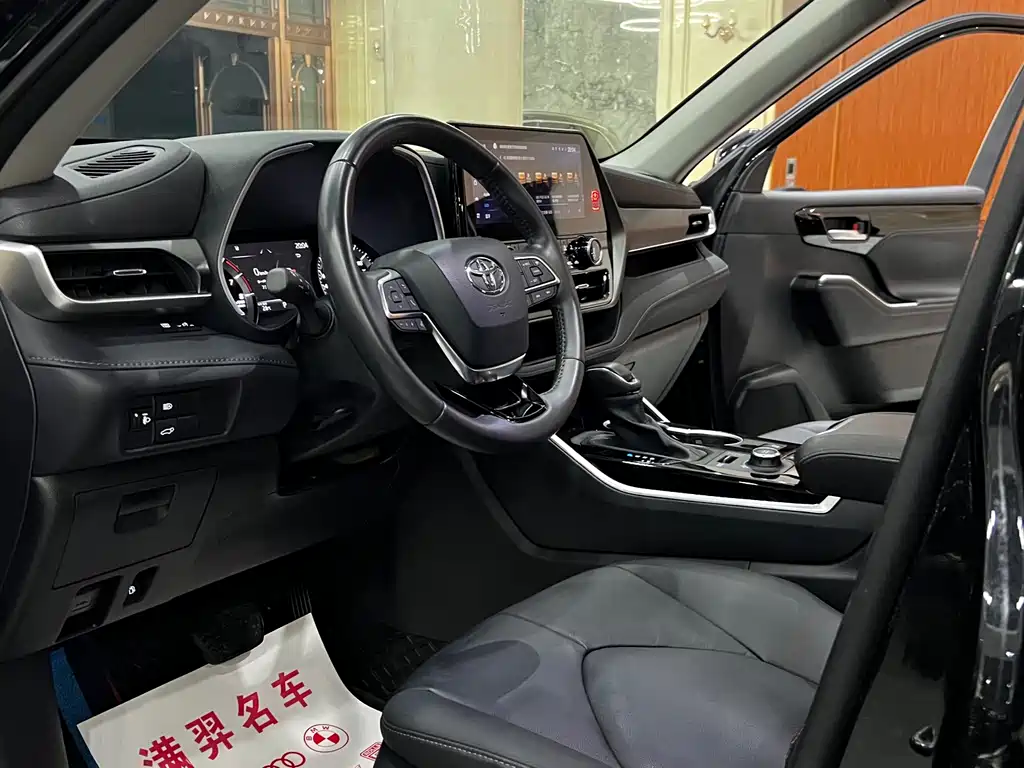 Toyota Highlander — миниатюра 10