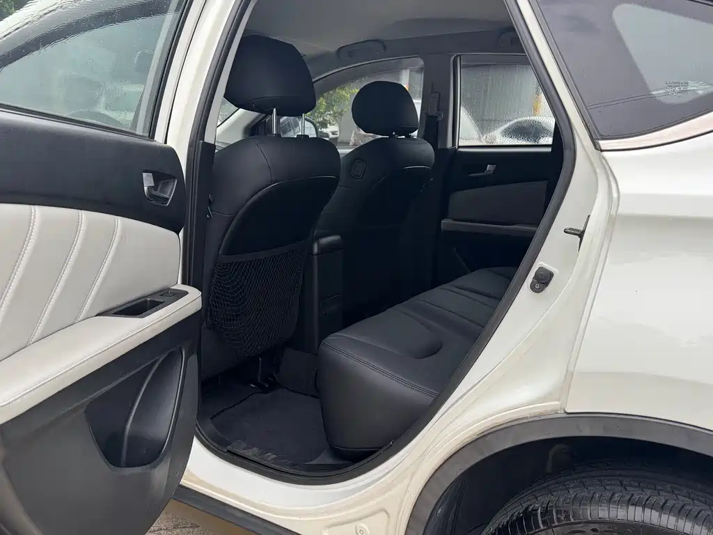 Luxgen 6 SUV 2014 1.8T